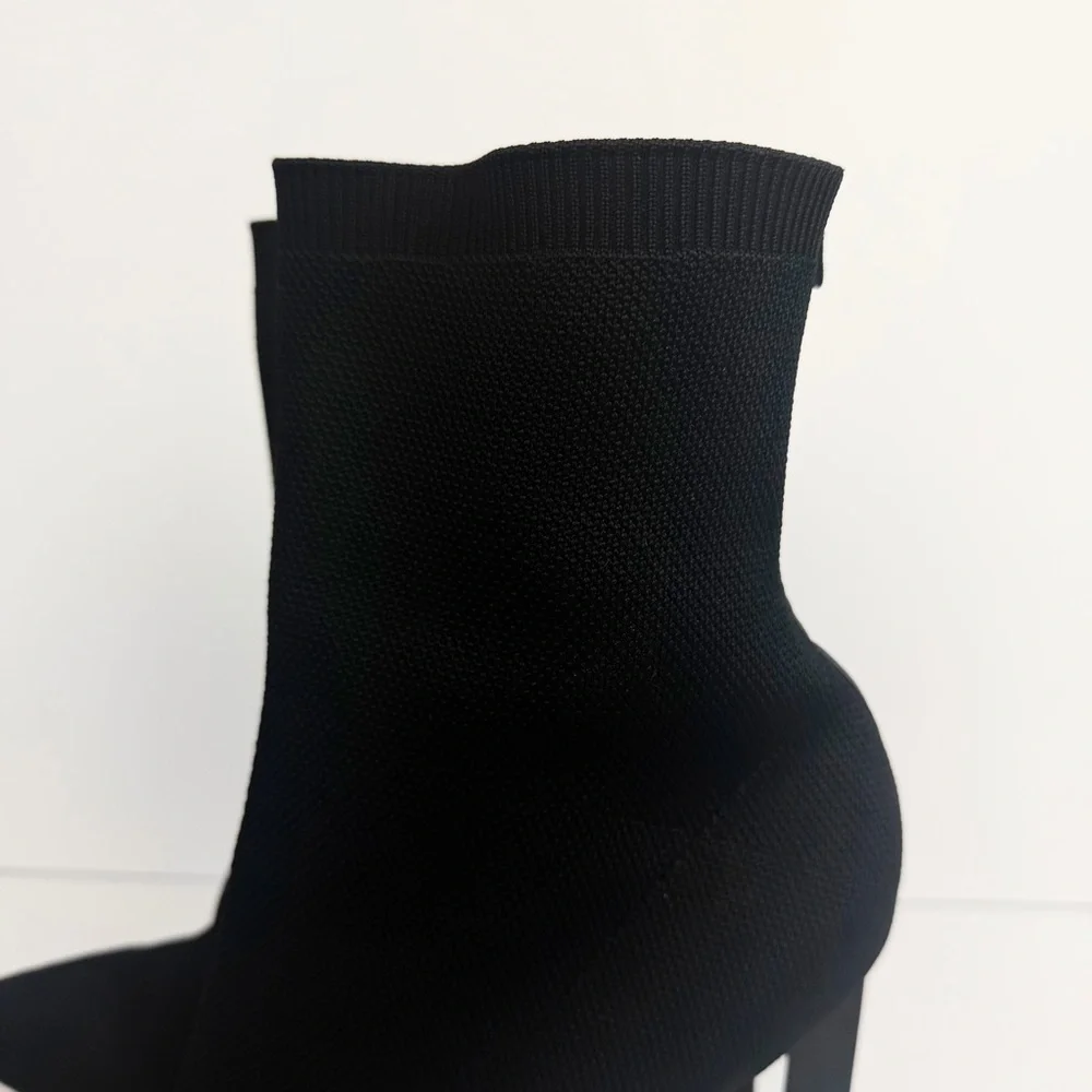 Schutz Ammie Pointed Toe Booties Ankle Boots Size 9.5 Black Knit